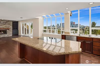 9610 SE 7th Street, Bellevue, WA 98004 - Photo 15