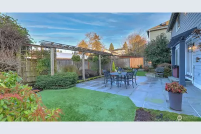 1110 N 27th Place, Renton, WA 98056 - Photo 13