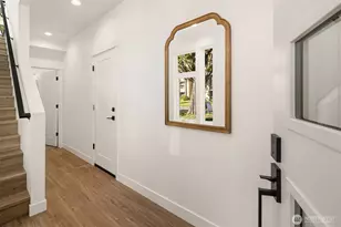 1717 17th Ave, Seattle, WA 98122 - Photo 3