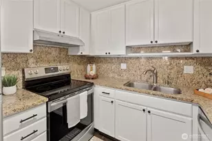 1300 University St, Seattle, WA 98101 - Photo 13