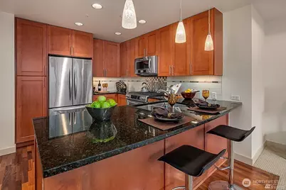 10650 NE 9th Place #821, Bellevue, WA 98004 - Photo 9