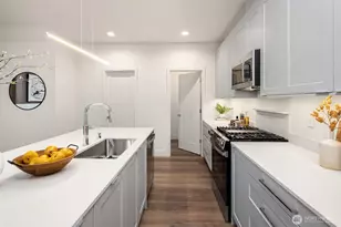 639 18th Ave W, Kirkland, WA 98033 - Photo 9