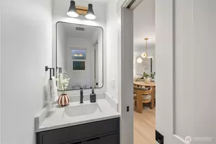 815 26th Ave, Seattle, WA 98122 - Photo 9