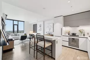 889 Ave Sq NE, Bellevue, WA 98004 - Photo 1