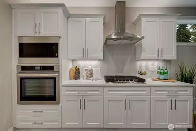 713 N 188th Street, Shoreline, WA 98133 - Photo 9