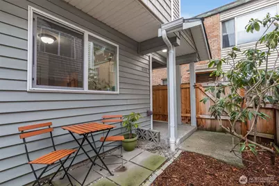 12049 32nd Avenue NE #C, Seattle, WA 98125 - Photo 3