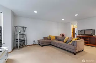 12049 32nd Ave NE, Seattle, WA 98125 - Photo 11