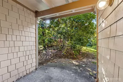 13730 15th Avenue NE #E102, Seattle, WA 98125 - Photo 17