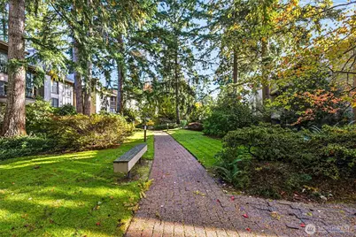 13730 15th Avenue NE #E102, Seattle, WA 98125 - Photo 23