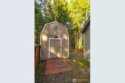 18727 Woodburn Court SE, Yelm, WA 98597 - Photo 23