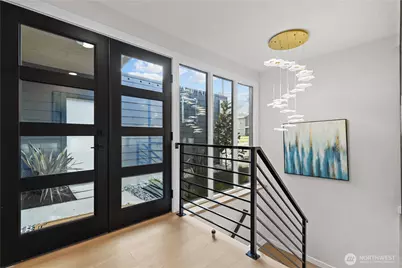 62 165th Avenue SE, Bellevue, WA 98008 - Photo 3