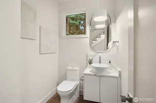 815 18th Ave W, Kirkland, WA 98033 - Photo 3