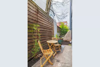 1810 11th Avenue #A, Seattle, WA 98122 - Photo 13