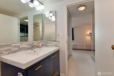 4540 8th Avenue NE #1605, Seattle, WA 98105 - Photo 13