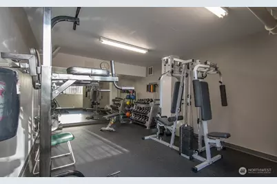 4540 8th Avenue NE #1605, Seattle, WA 98105 - Photo 17