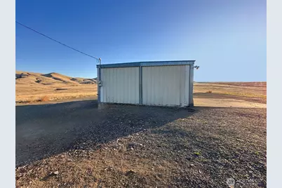 1303 Nightingale Road, Wapato, WA 98951 - Photo 7