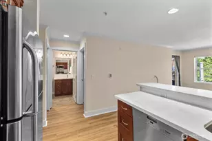 1417 Queen Anne Ave N, Seattle, WA 98109 - Photo 11