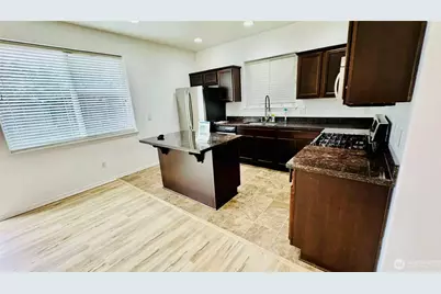 7720 181th Street E, Puyallup, WA 98375 - Photo 3