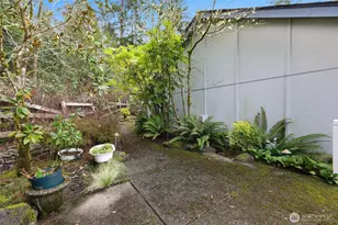 1083 5th St, Steilacoom, WA 98388 - Photo 25