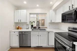 8521 Midvale Ave N, Seattle, WA 98103 - Photo 5