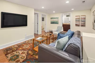 814 NW 75th Street, Seattle, WA 98117 - Photo 23