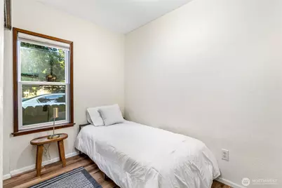 12051 Hiram Place NE, Seattle, WA 98125 - Photo 19