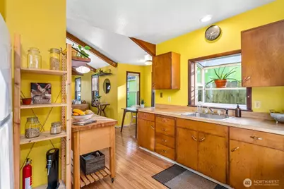 12051 Hiram Place NE, Seattle, WA 98125 - Photo 15