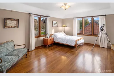 2256 W Viewmont Way W, Seattle, WA 98199 - Photo 33