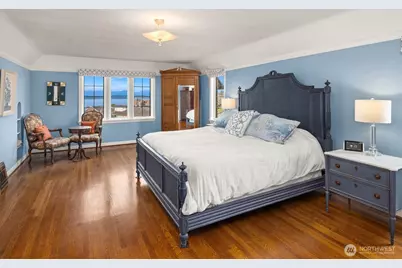 2256 W Viewmont Way W, Seattle, WA 98199 - Photo 23