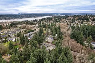 11821 SE 84th St, Newcastle, WA 98056 - Photo 37