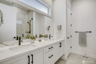 11821 SE 84th St, Newcastle, WA 98056 - Photo 15