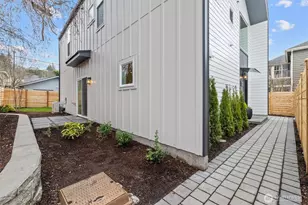 3436 33rd Ave W, Seattle, WA 98199 - Photo 27