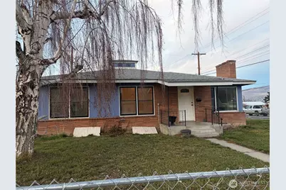 700 Schons Place, Wenatchee, WA 98801 - Photo 1