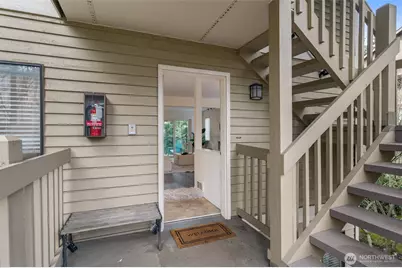 412 10th Street #B202, Kirkland, WA 98033 - Photo 1