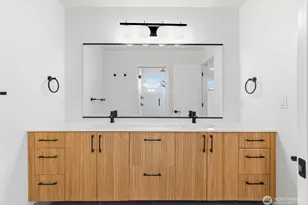 3646 Greenwood Ave N, Seattle, WA 98103 - Photo 19