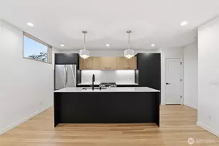 3646 Greenwood Ave N, Seattle, WA 98103 - Photo 13