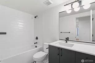 3646 Greenwood Ave N, Seattle, WA 98103 - Photo 27