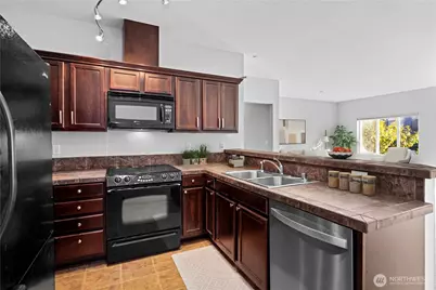 1736 10th Avenue NE #C-205, Issaquah, WA 98029 - Photo 5