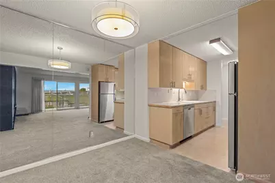 2501 Canterbury Lane E #306, Seattle, WA 98112 - Photo 15