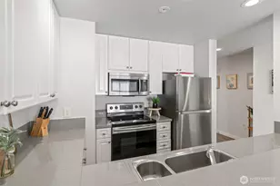 321 10th Ave S, Seattle, WA 98104 - Photo 15