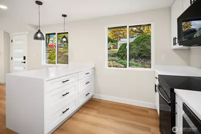 12026 70th Avenue S, Seattle, WA 98178 - Photo 11