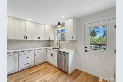 7820 64th Street SE #B, Snohomish, WA 98290 - Photo 3