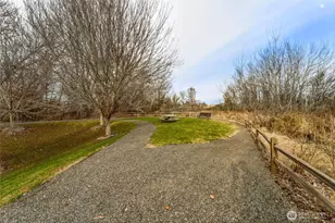 1320 SW Riparian Ct, College Place, WA 99324 - Photo 25