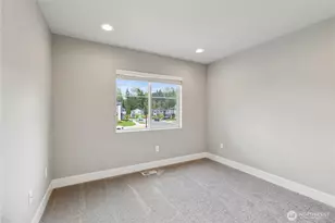 12977 Summer Ln E, Bonney Lake, WA 98391 - Photo 11