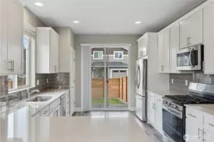 12977 Summer Ln E, Bonney Lake, WA 98391 - Photo 7