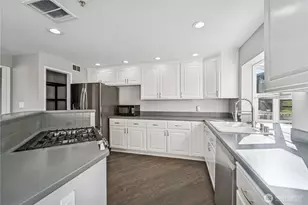 9215 Linden Ave N, Seattle, WA 98103 - Photo 19