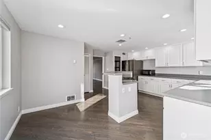 9215 Linden Ave N, Seattle, WA 98103 - Photo 17