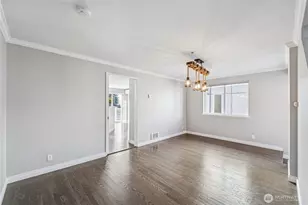 9215 Linden Ave N, Seattle, WA 98103 - Photo 13