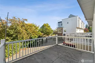 9215 Linden Ave N, Seattle, WA 98103 - Photo 11