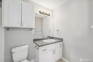 9215 Linden Ave N, Seattle, WA 98103 - Photo 7